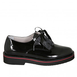 Chaussure derby pour femmes à lacets en cuir verni noir talon 3 - Pointures disponibles:  32, 43