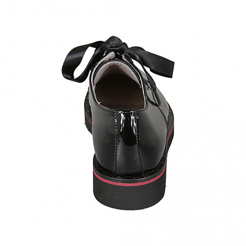 Woman s laced derby shoe in black patent leather heel 3