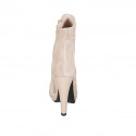 Stivaletto con cerniera e plateau in camoscio beige chiaro tacco 11 - Misure disponibili: 42