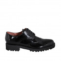 Zapato derby con cordones y decoracion Brogue en charol negro para mujer tacon 3 - Tallas disponibles:  44, 45