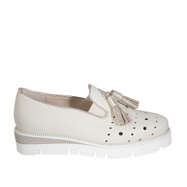 Woman's mocassin with tassels and elastics in cream-colored pierced leather wedge heel 4 - Available sizes:  43, 44, 45