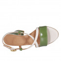 Sandalia para mujer en charol verde y piel color crema tacon 7 - Tallas disponibles:  42