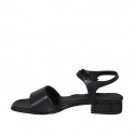 Sandale pour femmes en cuir noir avec courroie et talon recouvert 2 - Pointures disponibles:  42