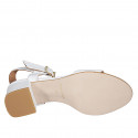 Sandale pour femmes avec courroie à la cheville en cuir imprimé blanc talon 5 - Pointures disponibles:  42, 43, 44