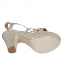 Sandalo da donna in pelle laminata platino con plateau e tacco 9 - Misure disponibili: 34, 42, 43, 44, 45