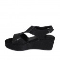 Sandalia para mujer con cierre de velcro en tejido imprimido negro cuña 7 - Tallas disponibles:  42, 43, 44