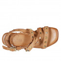 Sandalia para mujer con cinturones y tachuelas en piel cognac tacon 2 - Tallas disponibles:  32, 33