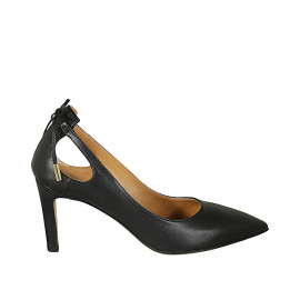 Woman's pointy pump with lace in black leather heel 8 - Available sizes:  31, 32, 34