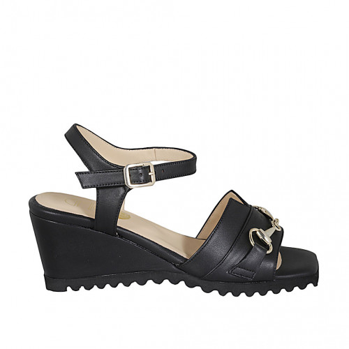 Sandale pour femmes en cuir noir avec courroie et accessoire talon compensé 6 - Pointures disponibles:  34, 42, 43, 44, 45, 46