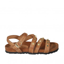 Sandale pour femmes avec goujons et courroie en cuir cognac talon compensé 2 - Pointures disponibles:  33