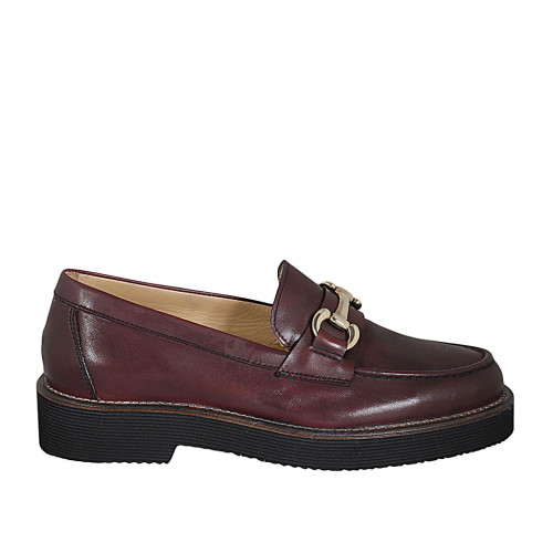 Woman's loafer in maroon leather with...