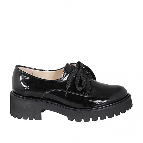 Chaussure derby pour femmes à lacets en cuir verni noir talon 5 - Pointures disponibles:  45