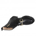 Stivaletto da donna con cerniera e accessorio in pelle nera tacco 5 - Misure disponibili: 33, 43