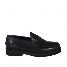 Man's casual loafer in black leather - Available sizes:  36, 37