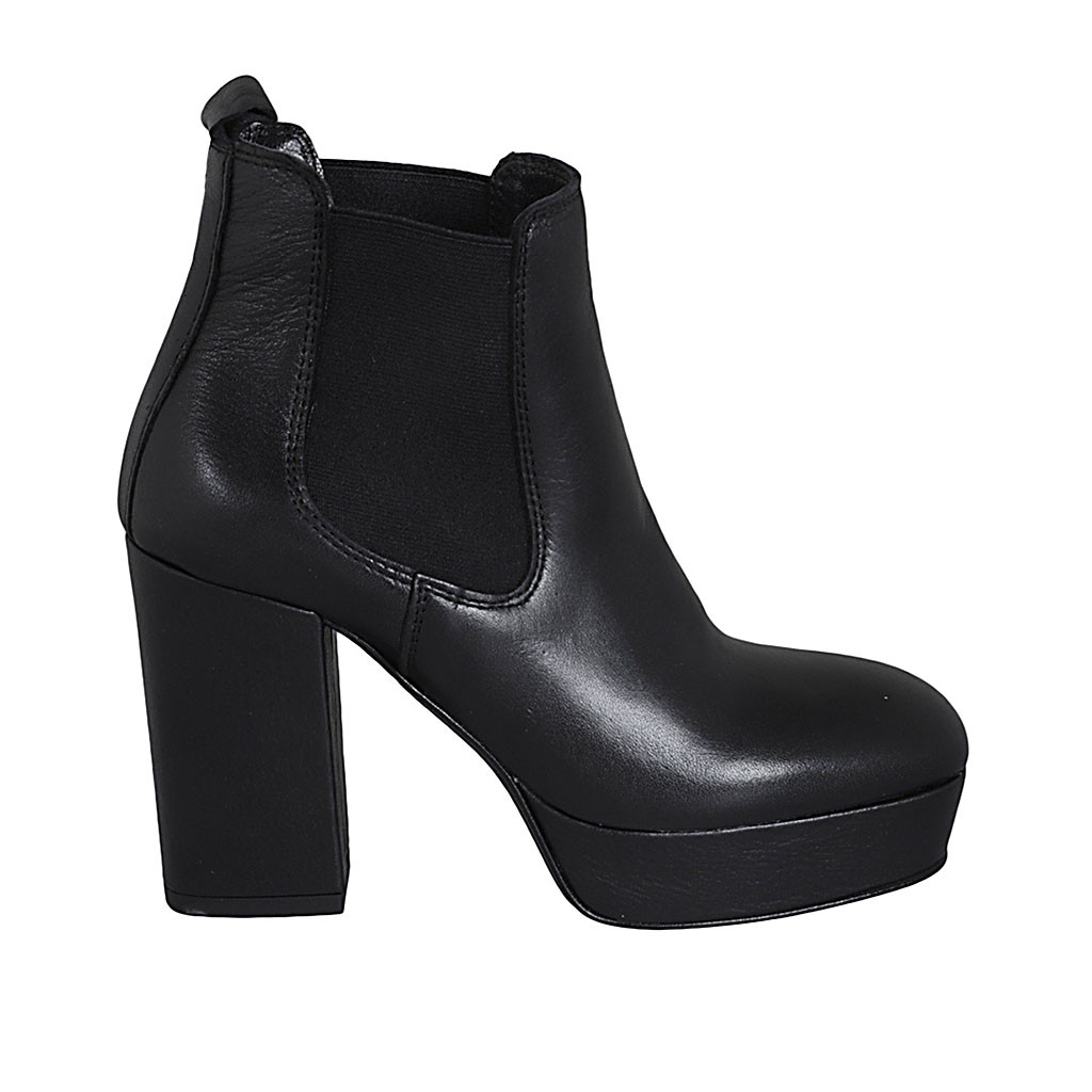 Woman s ankle boot with platform and elastic bands in black