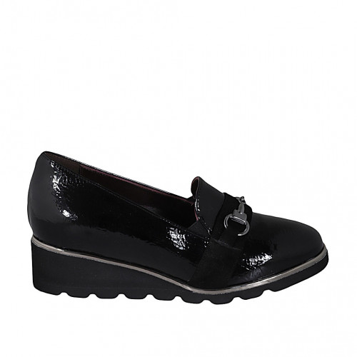 Woman's mocassin with elastics, accessory and removable insole in black patent leather wedge heel 4 - Available sizes:  34