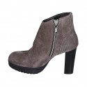 Botines con cremallera para mujeres con plataforma en gamuza gris pardo tacon 10 - Tallas disponibles:  33, 42, 43, 44