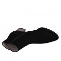 Stivaletto a punta da donna con cerniera e bottoni in camoscio nero e beige tacco 5 - Misure disponibili: 43