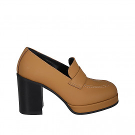 Woman's loafer in matt tan brown leather with platform heel 9 - Available sizes:  34, 42, 44