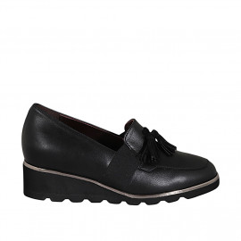 Woman's mocassin with tassels, elastic bands and removable insole in black leather wedge heel 4 - Available sizes:  31