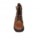 Botin para mujer con cordones, elasticos, hebillas y cremallera en piel cognac tacon 3 - Tallas disponibles:  44