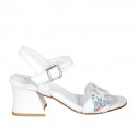 Sandalia para mujer con cinturon en piel blanca y imprimida mosaico multicolor tacon 6 - Tallas disponibles:  32, 42, 43, 44, 45