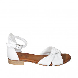 Chaussure ouverte pour femmes avec courroie et nœud en cuir blanc talon 2 - Pointures disponibles:  32