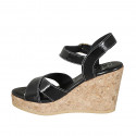 Sandalo da donna in vernice nera con cinturino, plateau e zeppa 9 - Misure disponibili: 33, 42, 44, 45