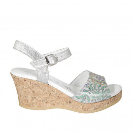 Sandale pour femmes avec courroie etplateau en cuir lamé argent et imprimé mosaique talon compensé 7 - Pointures disponibles:  33, 42, 43, 44, 45