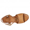 Sandale pour femmes avec courroie et plateforme en cuir cognac talon compensé 7 - Pointures disponibles:  42, 43, 44