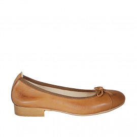 Ballerine avec bout droit et noeud pour femmes en cuir cognac talon 2 - Pointures disponibles:  44