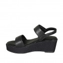 Sandalia para mujer en piel negra con cierre de velcro cuña 6 - Tallas disponibles:  31, 42, 44