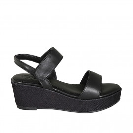 Sandale pour femmes en cuir noir avec fermeture velcro talon compensé 6 - Pointures disponibles:  31, 42, 44