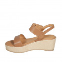 Sandalia para mujer en piel cognac con cierre de velcro cuña 6 - Tallas disponibles:  31, 43, 44, 45, 46