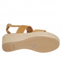 Sandalia para mujer con plataforma en gamuza cognac cuña 6 - Tallas disponibles:  42, 43, 44, 45