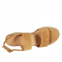 Sandalia para mujer con plataforma en gamuza cognac cuña 6 - Tallas disponibles:  42, 43, 44, 45