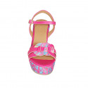 Sandalo con cinturino e plateau in pelle fucsia e multicolore con zeppa stampata multicolore 9 - Misure disponibili: 43