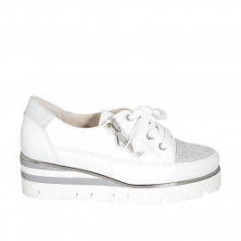 Chaussure pour femmes à lacets avec fermeture éclair en cuir blanc y imprimé lamé argent talon compensé 4 - Pointures disponibles:  42