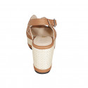 Sandalia para mujer en piel color cognac con tachuelas, plataforma y cuña 7 - Tallas disponibles:  42, 43, 44, 45