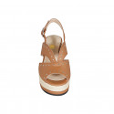 Sandalia para mujer en piel color cognac con tachuelas, plataforma y cuña 7 - Tallas disponibles:  42, 43, 44, 45