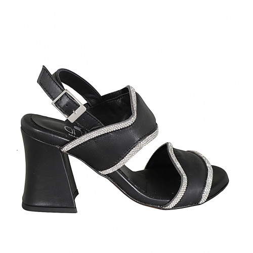 Woman's sandal in black leather with...