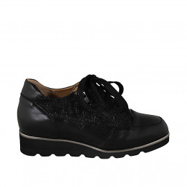 Chaussure à lacets avec semelle amovible et fermeture éclair pour femmes en cuir et daim imrpimé noir talon compensé 3 - Pointures disponibles:  31, 43, 44