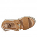 Sandale pour femmes avec accessoire en cuir cognac talon compensé 4 - Pointures disponibles:  42, 44, 46