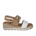 Sandale pour femmes avec accessoire en cuir beige et blanc talon compensé 4 - Pointures disponibles:  45