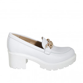 Mocassin pour femmes en cuir blanc avec chaîne talon 5 - Pointures disponibles:  43, 44