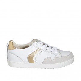 Chaussure pour femmes à lacets avec semelle amovible en cuir blanc et lamé bronze et daim beige talon compensé 2 - Pointures disponibles:  42, 43, 44, 45