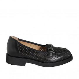 Mocasín para mujer con accesorio y plantilla extraible en piel perforada negra tacon 3 - Tallas disponibles:  31, 33, 42, 44, 45