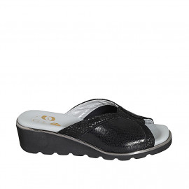 Sabot da donna in pelle stampata e camoscio stampato nero zeppa 4 - Misure disponibili: 42, 43