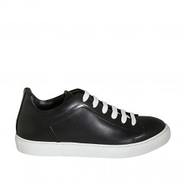 Man's casual shoe with laces and removable insole in black leather - Available sizes:  36, 37, 38, 46, 47