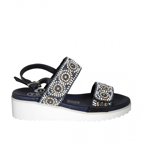 Sandale pour femmes en cuir bleu avec adjustable fermetures en velcro, perles et strass talon compensé 4 - Pointures disponibles:  32